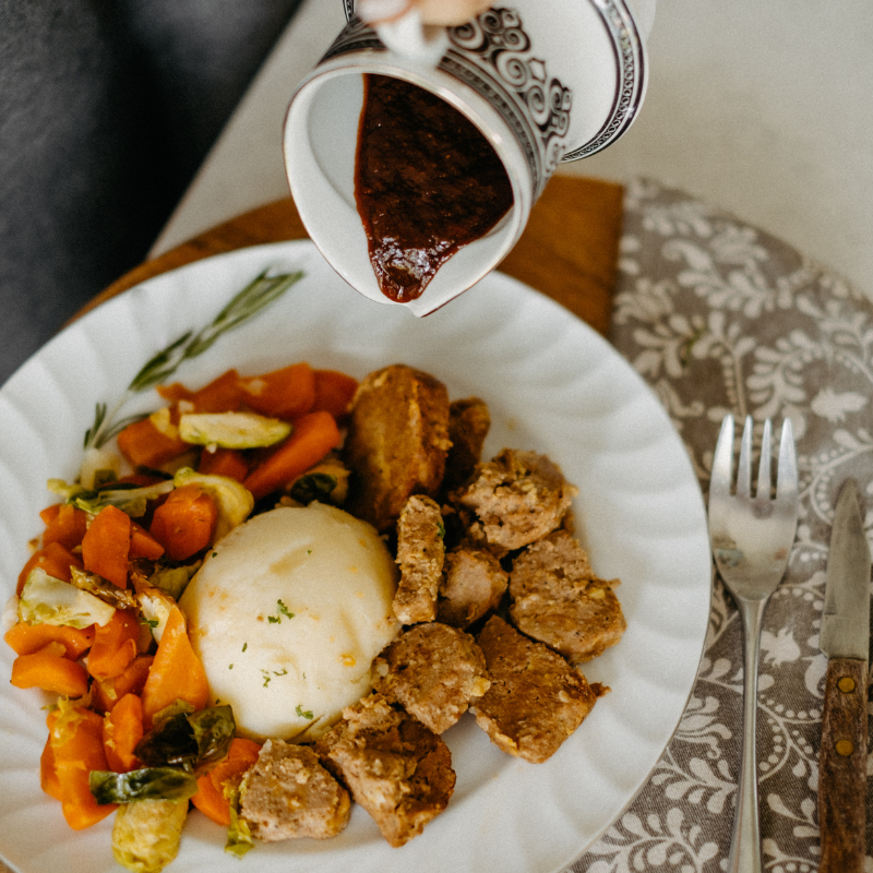 Pain de viande sauce BBQ, purée de pommes de terre à la Religieuse