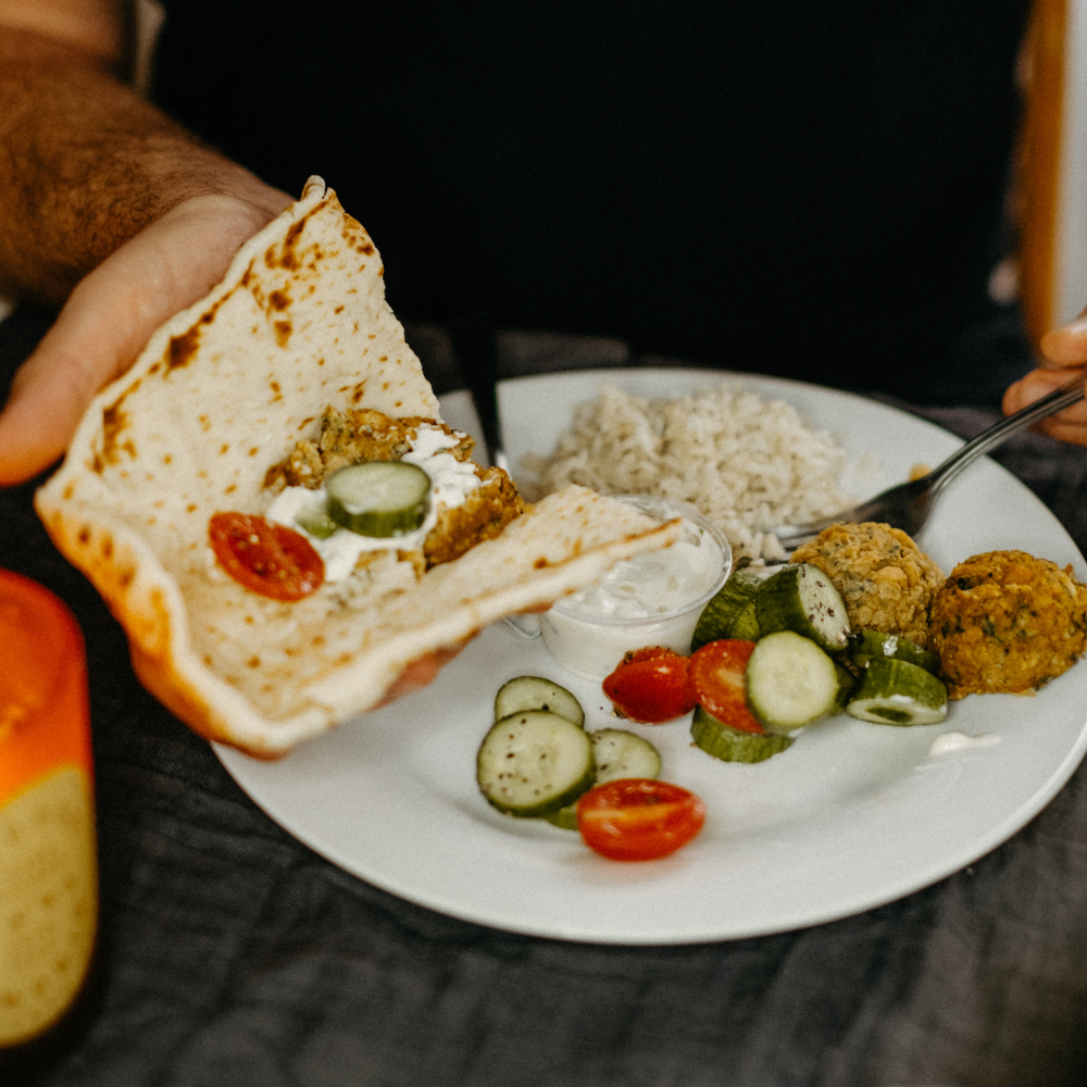 Falafels, couscous aux légumes & sauce tzatziki