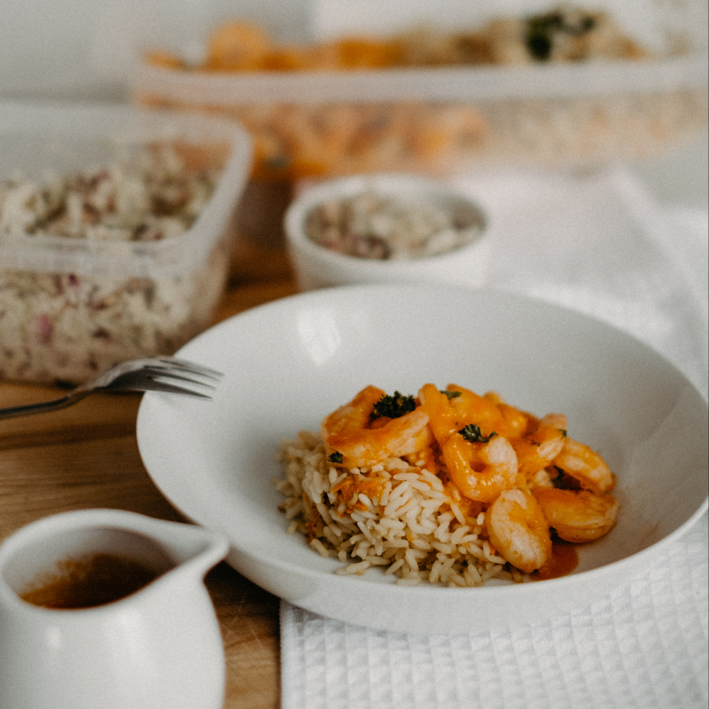 Crevettes Buffalo, riz pilaf et légumes