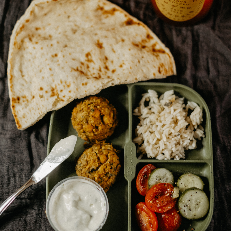 Falafels, couscous aux légumes &amp; sauce tzatziki