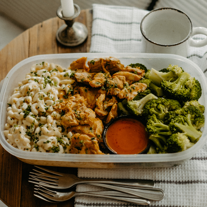 Poulet Buffalo sur mac and cheese