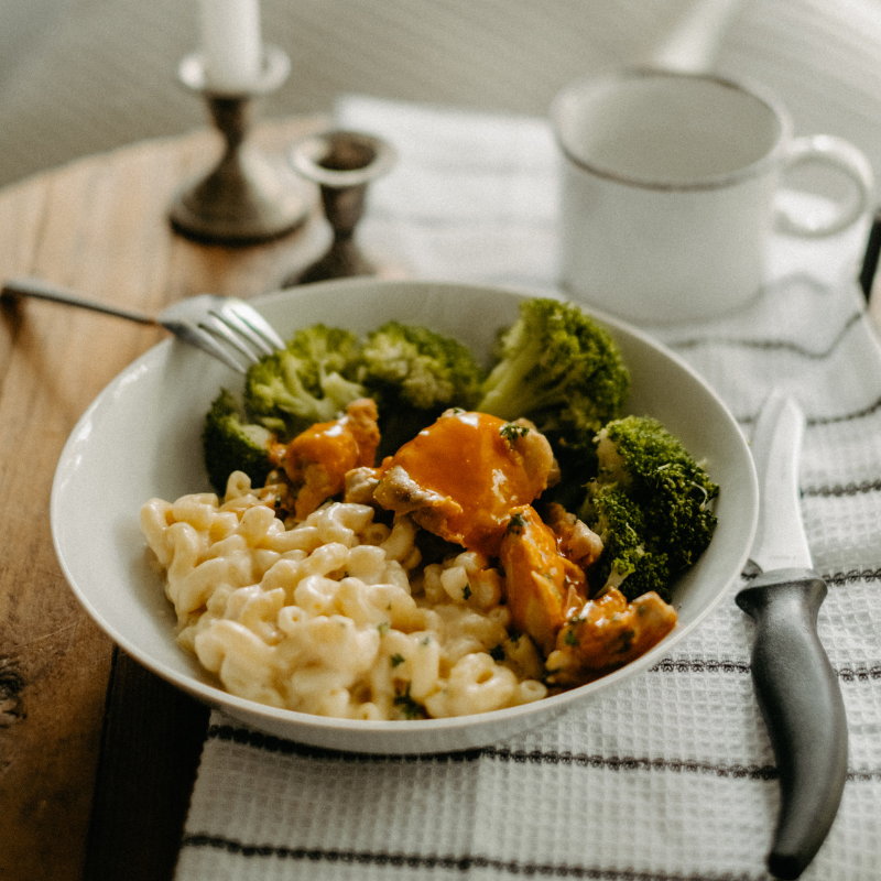 Macaroni au cheddar &amp; poulet Buffalo