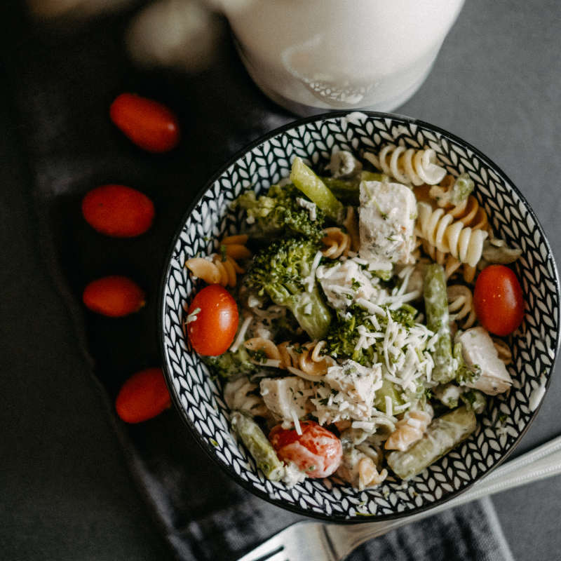 Fusilli primavera au poulet grillé