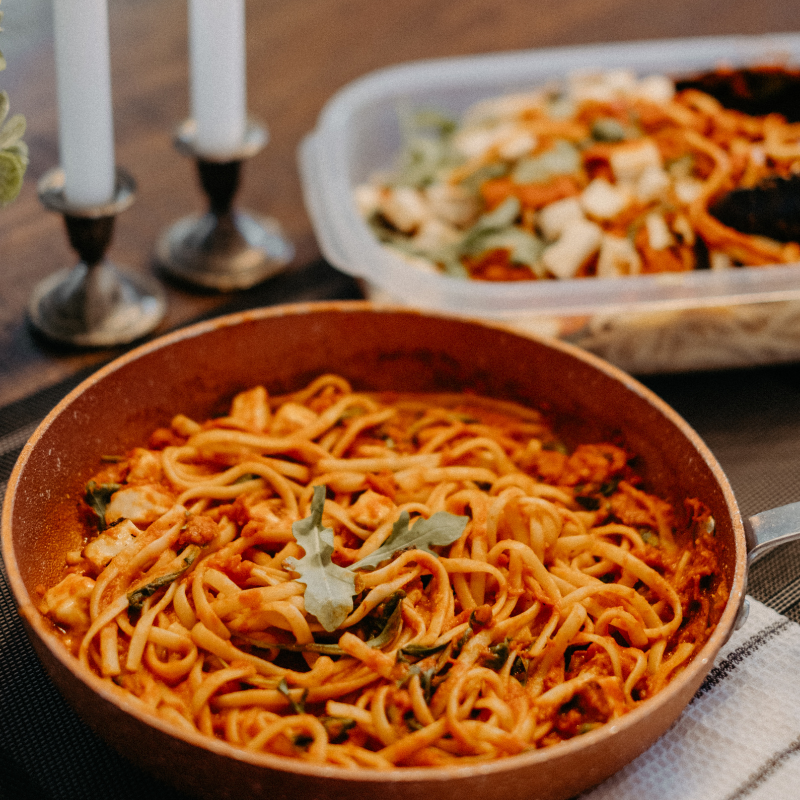 Linguine sauce tomate &amp; poulet fumé
