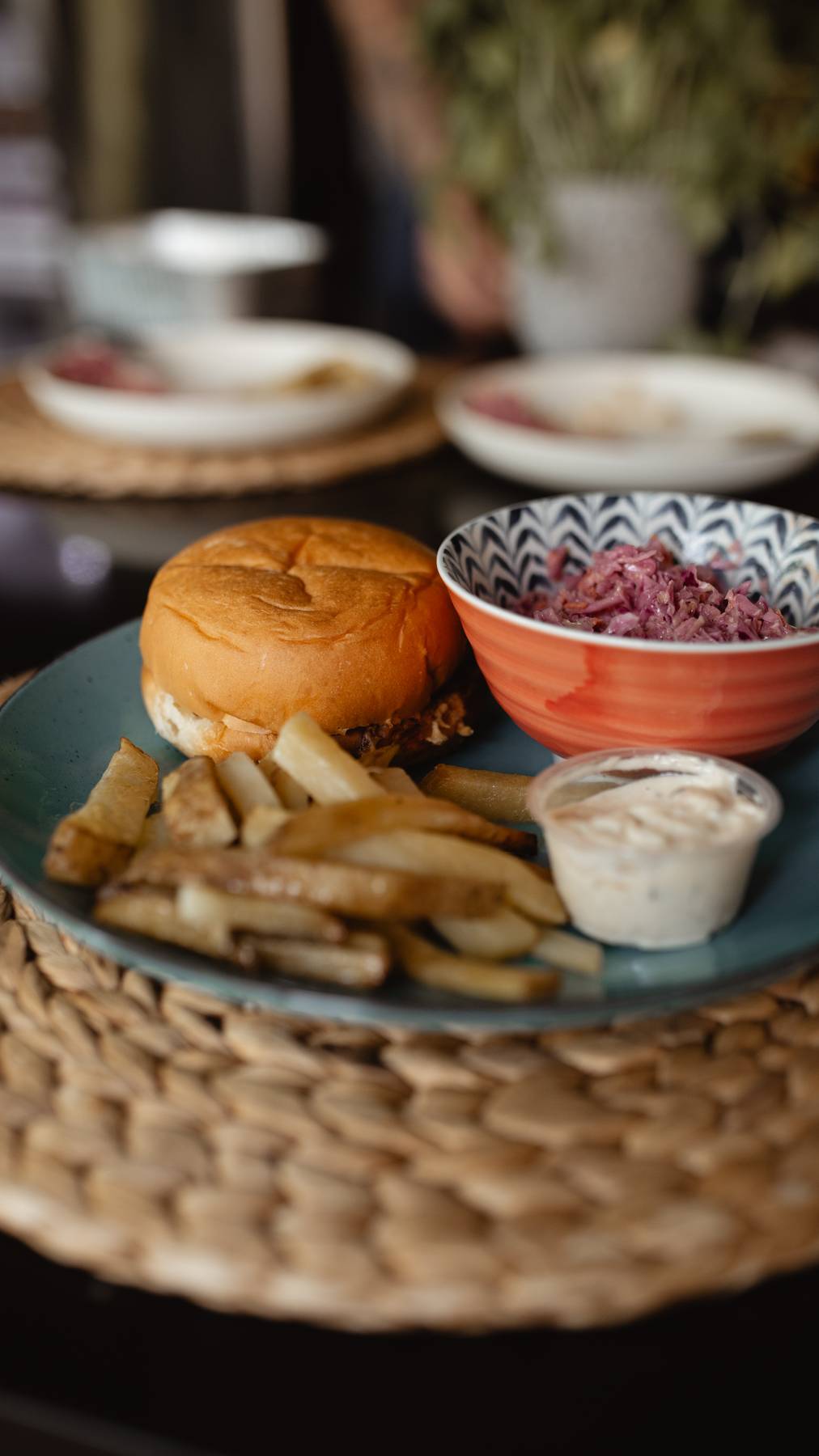 Burger de poulet cajun au cheddar