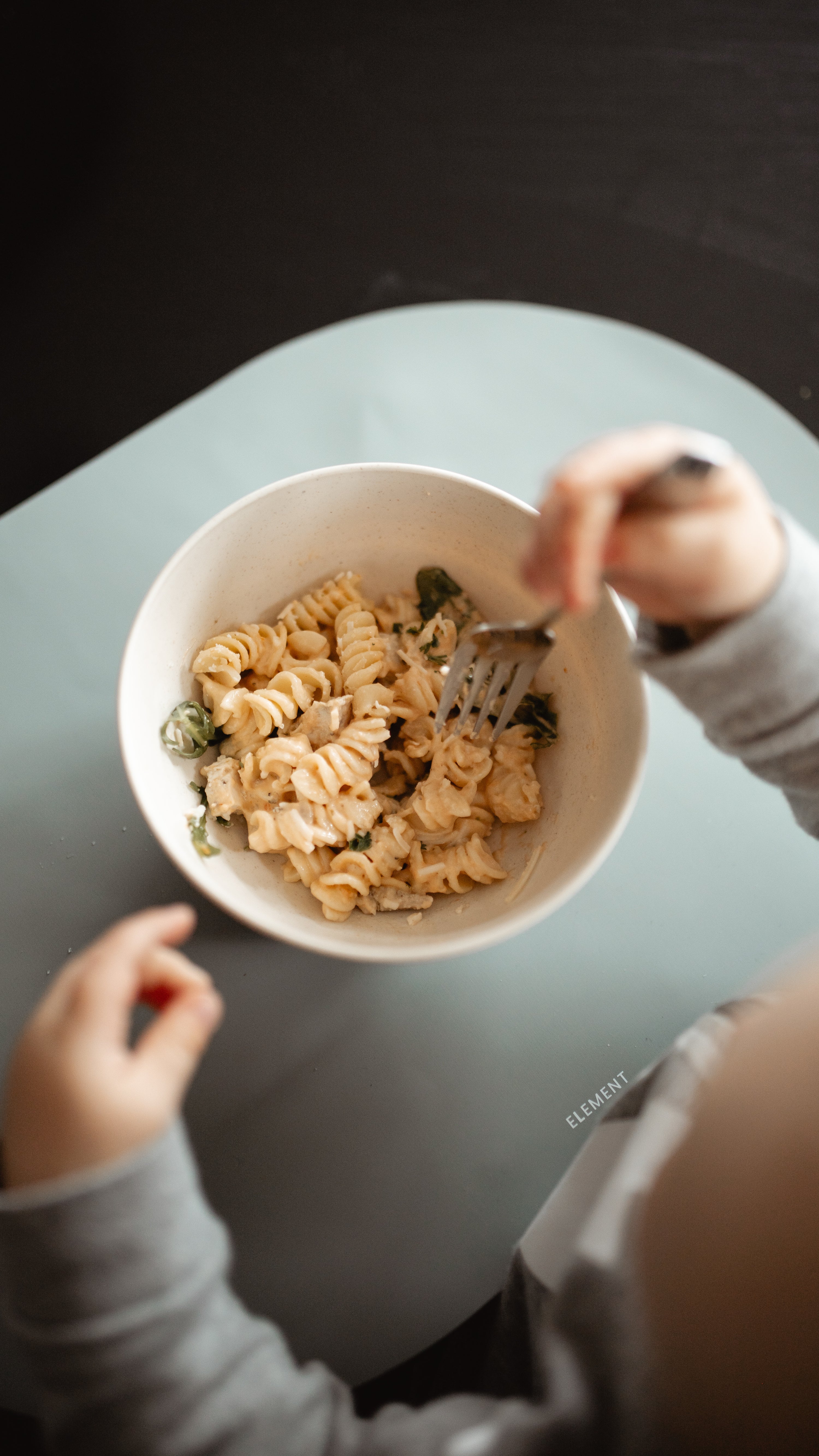 Pâtes au poulet et sauce aux tomates séchées