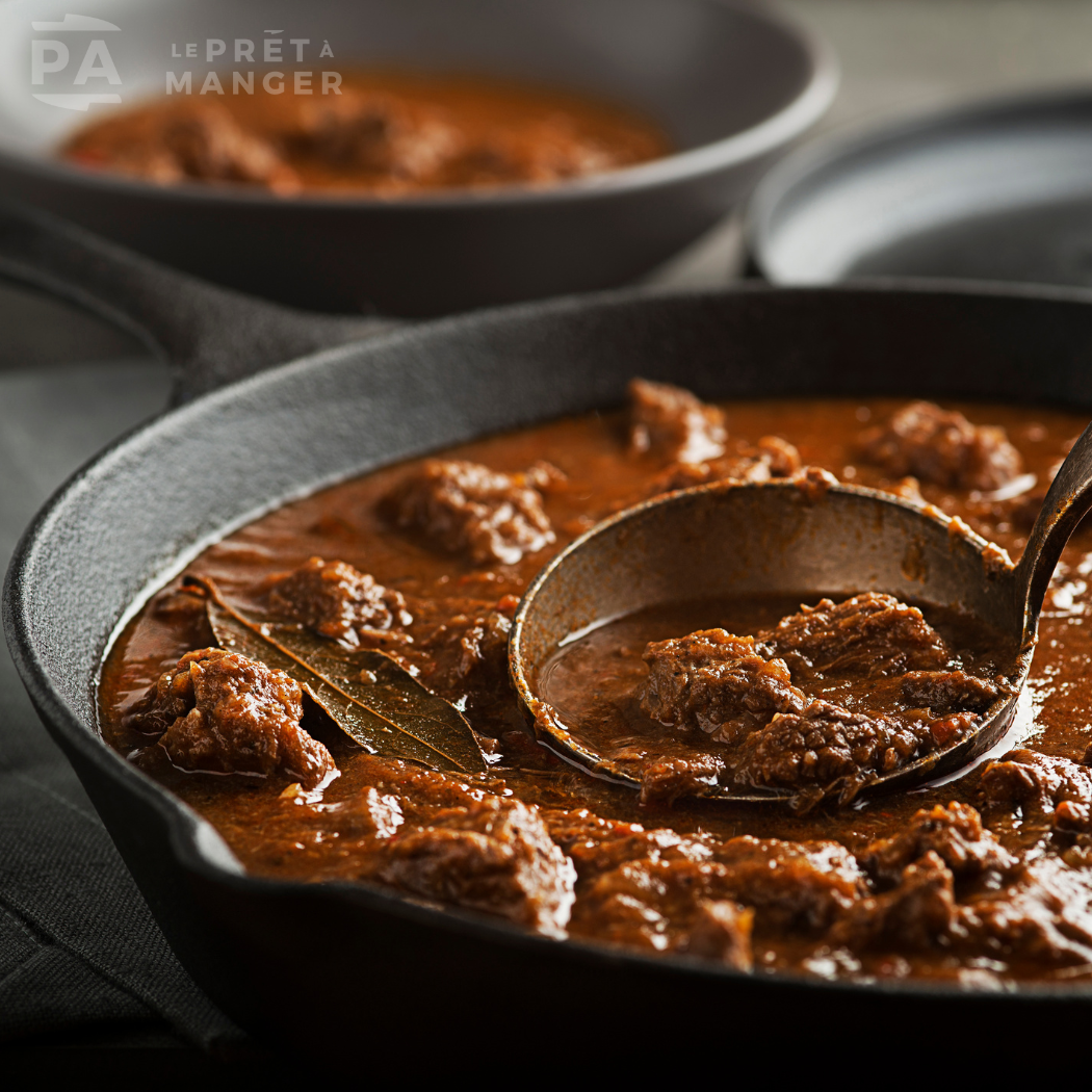 Ragoût de boulettes de porc maison, parfait pour un repas réconfortant.